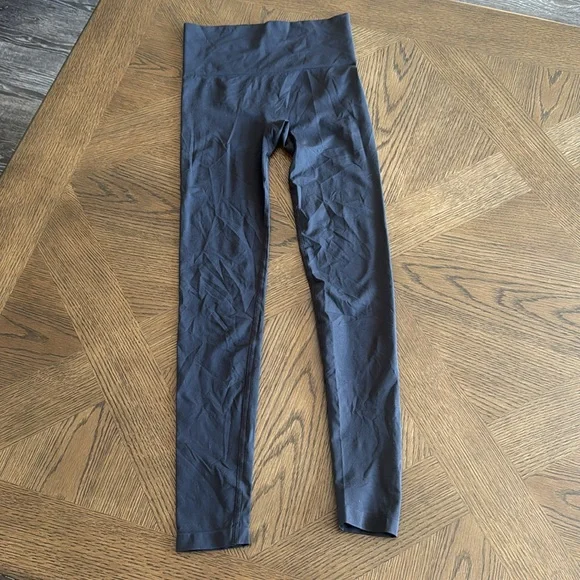 SKIMS FITS EVERYBODY LEGGING, BLACK, Small, $58 - Picture 7 of 8